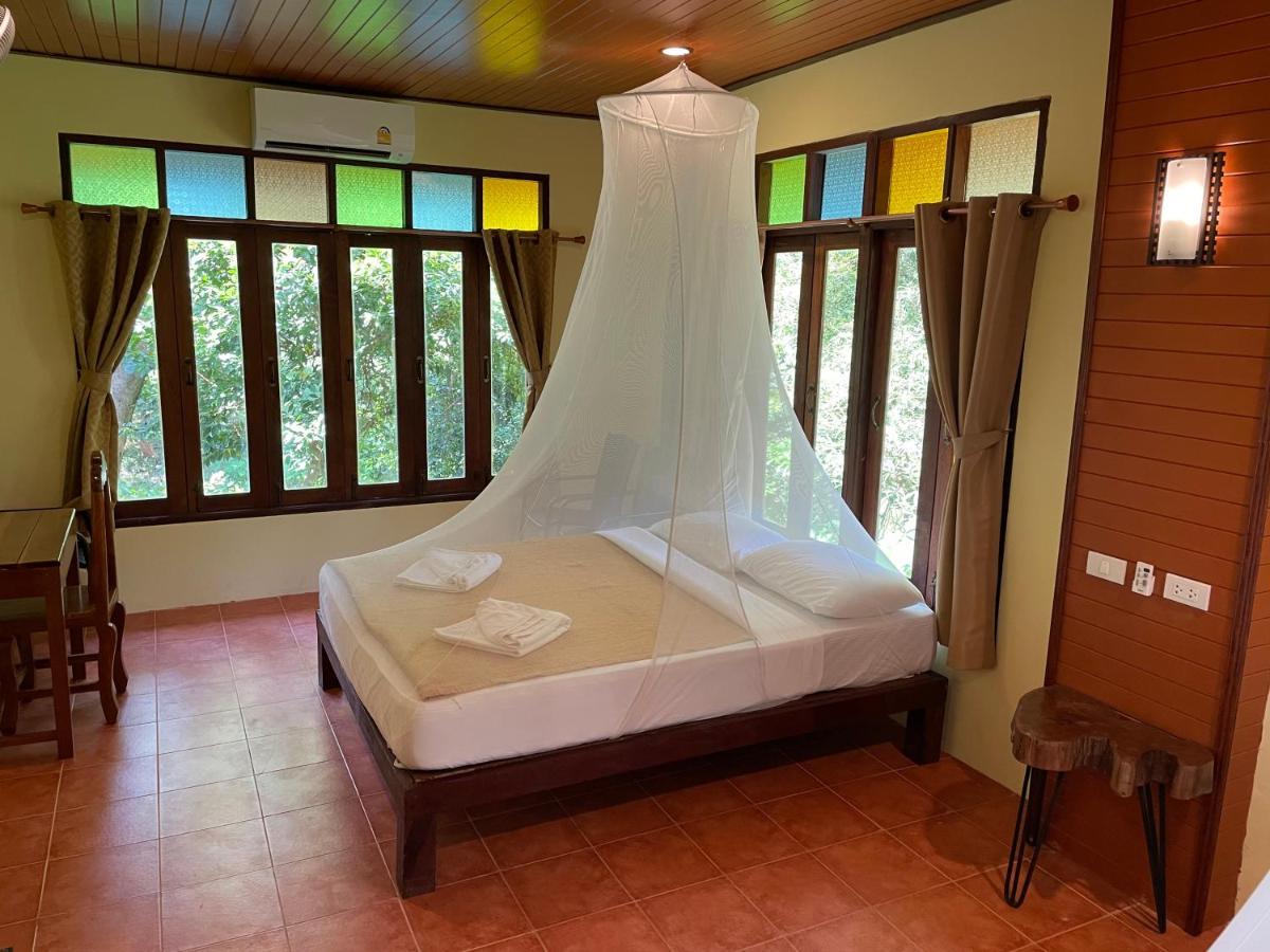 Art'S Riverview Lodge Khao Sok National Park Eksteriør bilde