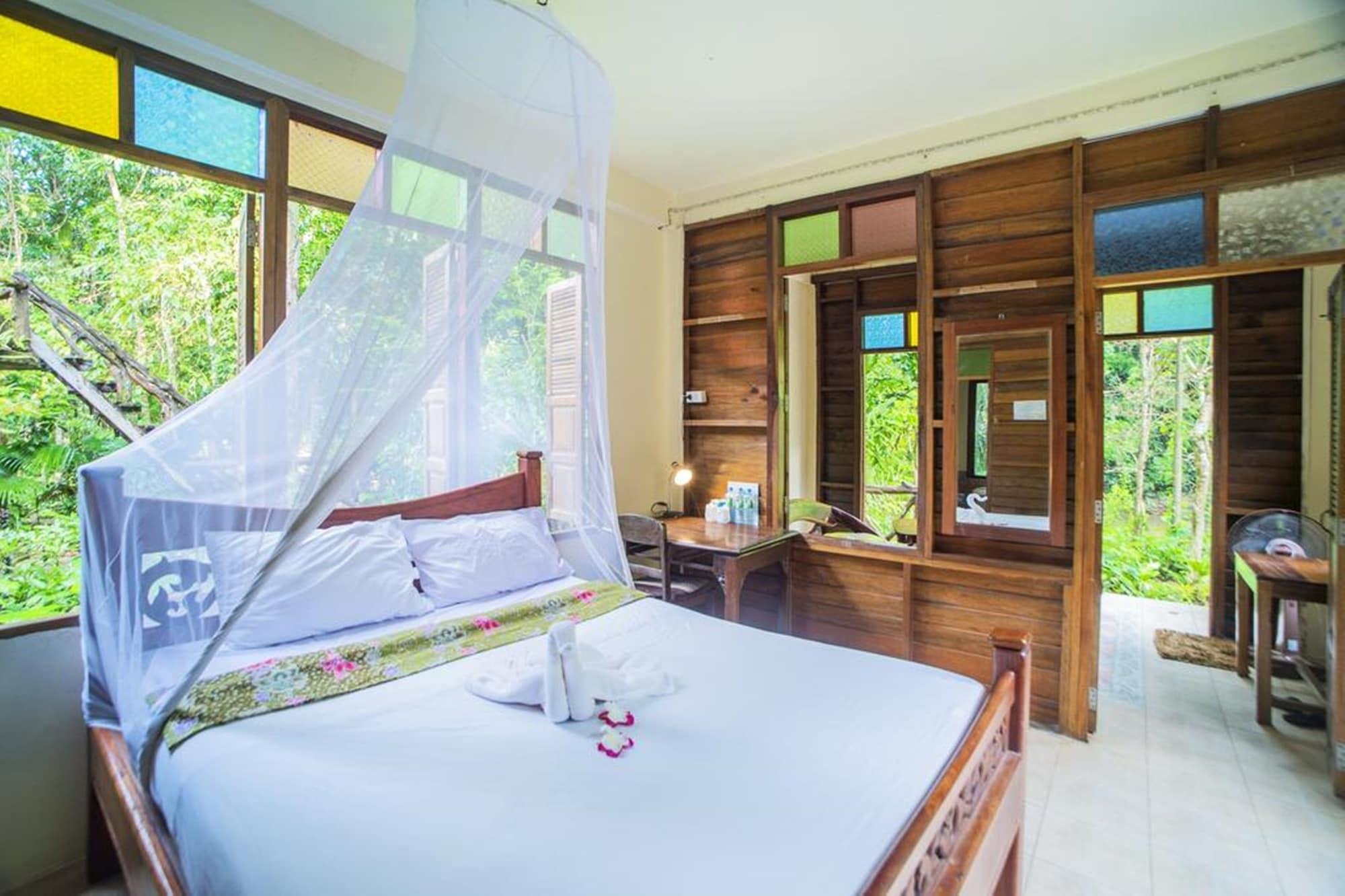 Art'S Riverview Lodge Khao Sok National Park Eksteriør bilde