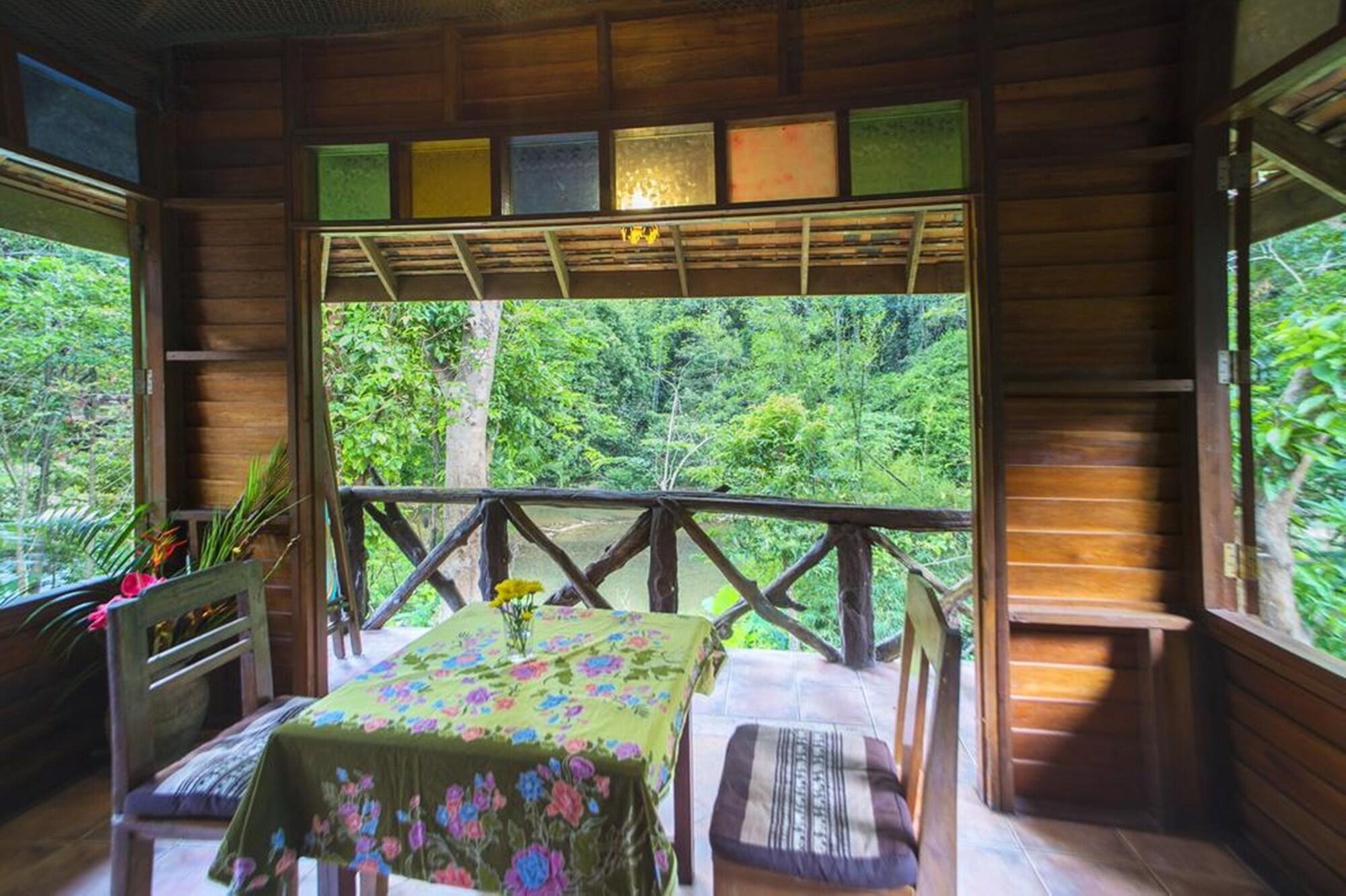 Art'S Riverview Lodge Khao Sok National Park Eksteriør bilde
