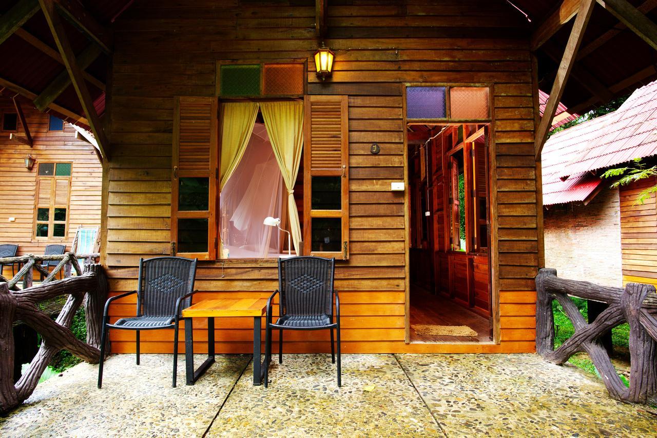 Art'S Riverview Lodge Khao Sok National Park Eksteriør bilde