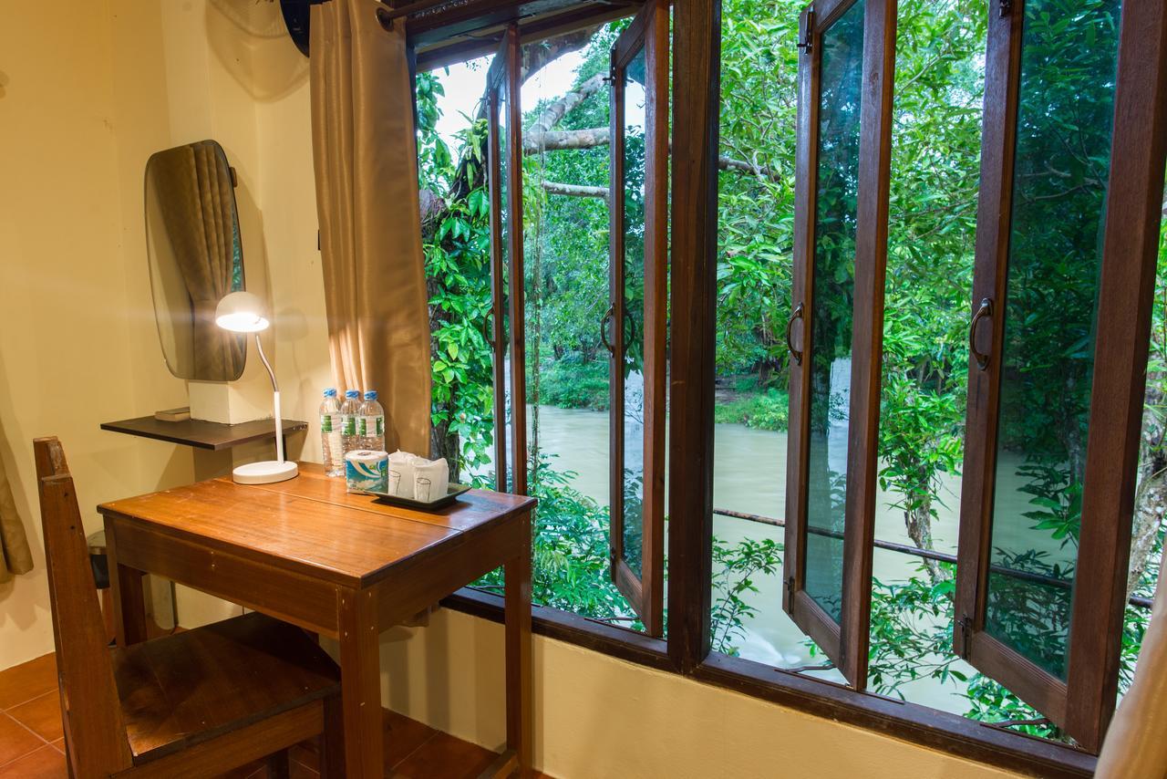 Art'S Riverview Lodge Khao Sok National Park Eksteriør bilde